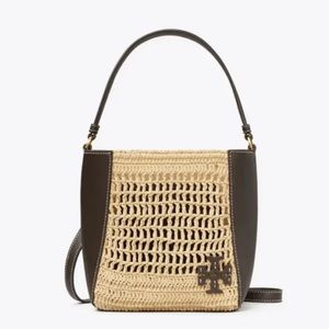 Tory Burch Small Mcgraw Raffia Bucket Brown with shoulder strap